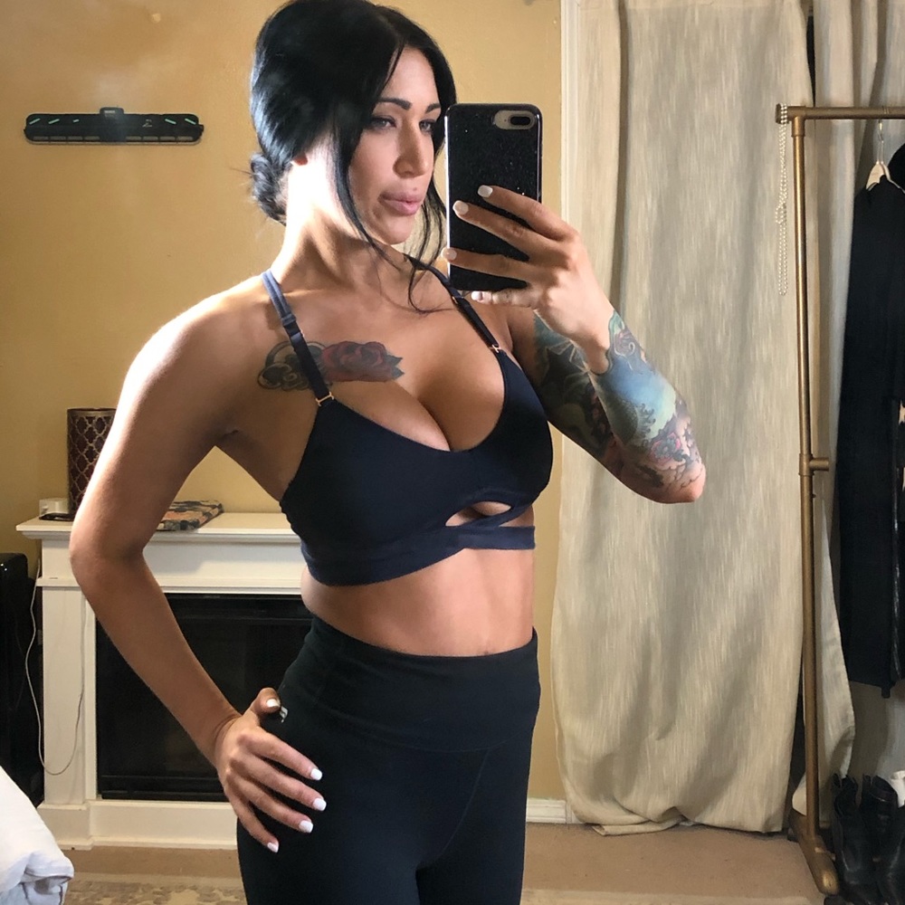 Lululemon blue strappy sports bra size 4 (small)